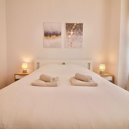 Heart Of Grand Place - Stunning 3Br Triplex Brussels Luaran gambar